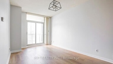 18-2818 Harbour St in Toronto, ON - Building Photo - Building Photo