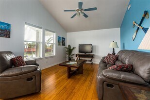 16530 Bermuda Way in Jamaica Beach, TX - Building Photo