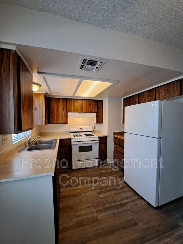 property at 4817 E Lane Ave