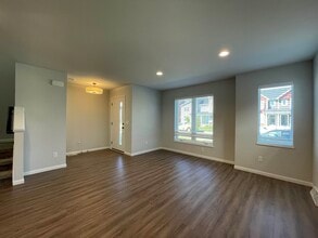 2555 Spark St in Fitchburg, WI - Building Photo - Building Photo