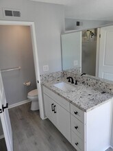 8417 Joan Ln in Los Angeles, CA - Foto de edificio - Building Photo