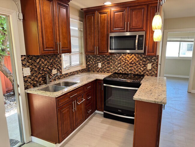 3218 Windsor Pl in Concord, CA - Foto de edificio - Building Photo