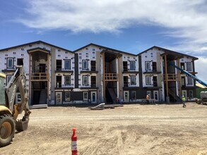 1351 SW Caracara Ave in Mountain Home, ID - Building Photo - Building Photo