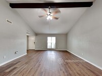 2104 Pennington Dr in Arlington, TX - Foto de edificio - Building Photo