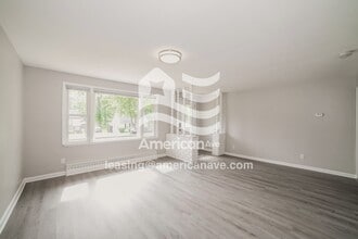 2221 N Northcrest Dr in Peoria, IL - Building Photo - Building Photo