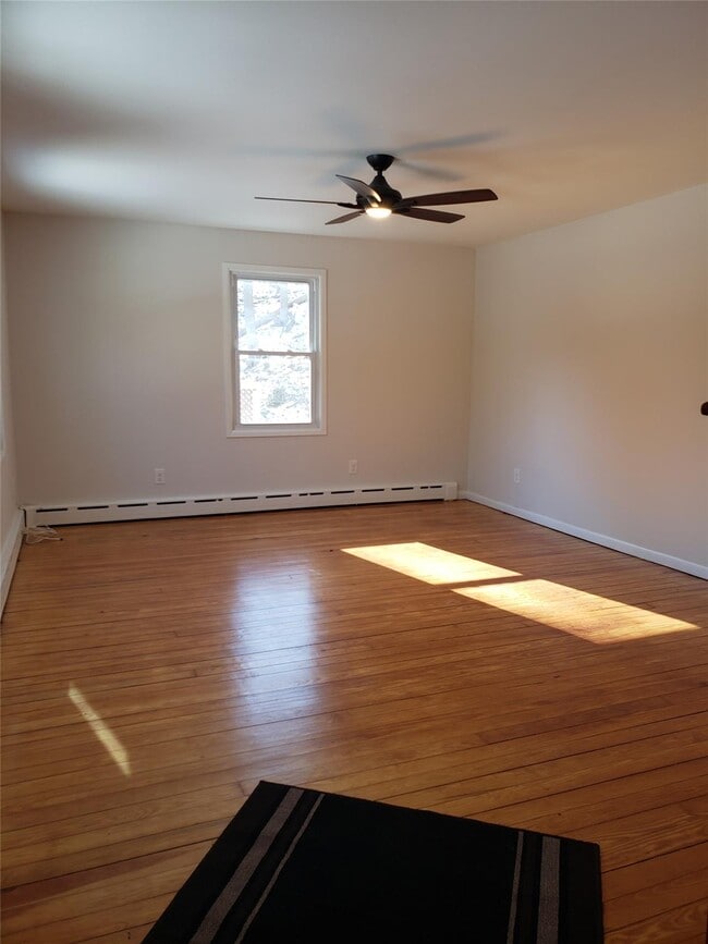 9 Reservoir Rd in Stony Point, NY - Building Photo - Building Photo