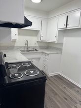 6221 Cherry Ave in Long Beach, CA - Building Photo - Building Photo