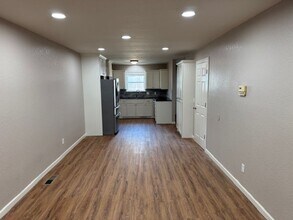 921 Rambling Oaks Dr in Norman, OK - Building Photo - Building Photo