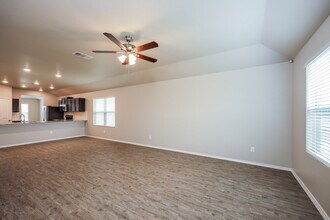 10231 Barbeque Bay in Converse, TX - Building Photo - Building Photo