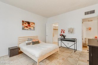 1200 E River Rd-Unit -Apt 7 in Tucson, AZ - Building Photo - Building Photo