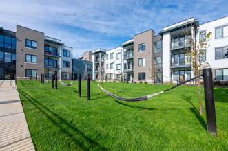 THIRD in Bloomington, IN - Foto de edificio - Building Photo