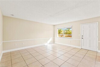 3325 Airport-Pulling Rd N in Naples, FL - Building Photo - Building Photo