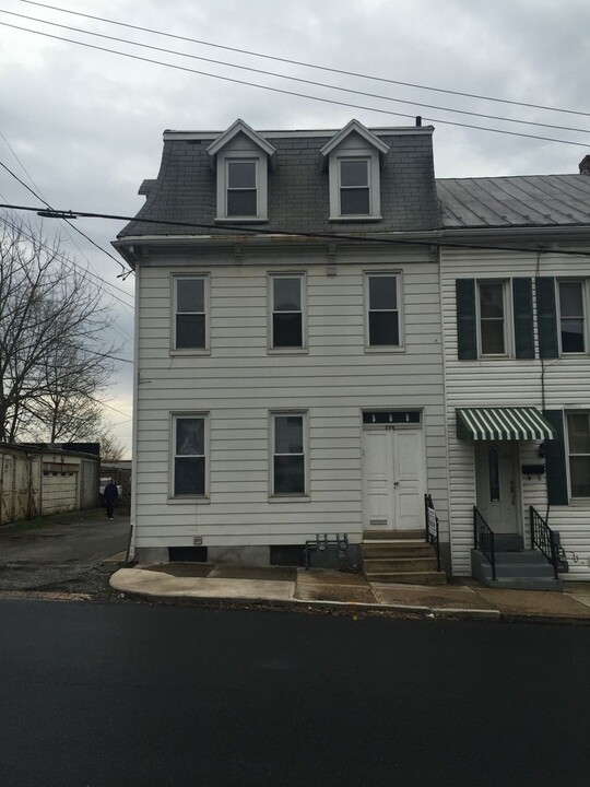 295 Jefferson Ave-Unit -295 JEFFERSON AVE. #2 in York, PA - Building Photo