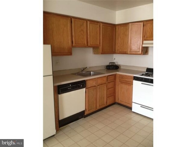 7224 Edmund St in Philadelphia, PA - Building Photo - Building Photo