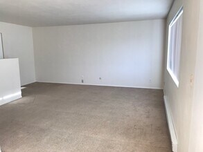 341 SE 81st Ave, Unit 341 in Portland, OR - Building Photo - Building Photo