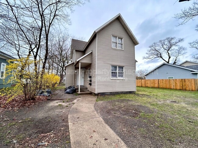 property at 1461 Leahy St