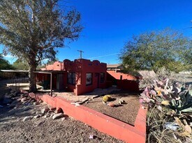 221 N Cherry Ave in Tucson, AZ - Building Photo
