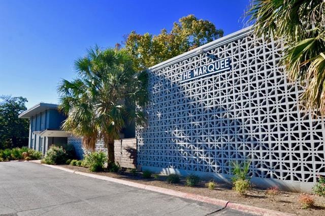 property at 5515 Gaston Ave
