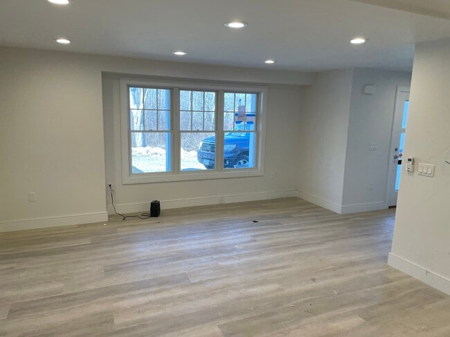 24 Saint Anthonys Ln, Unit B in Gloucester, MA - Building Photo - Building Photo