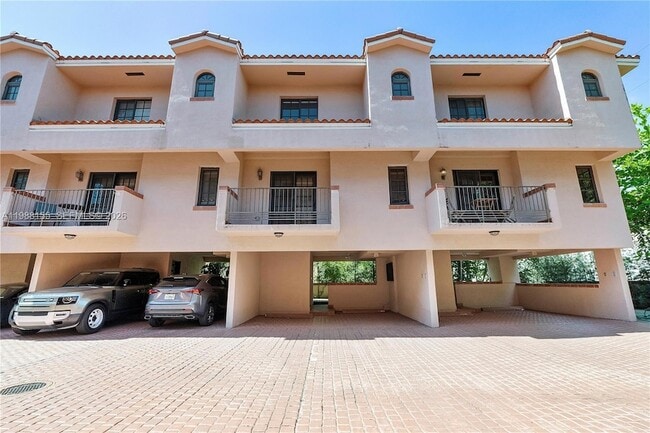 231 Majorca Ave, Unit F in Coral Gables, FL - Building Photo - Building Photo