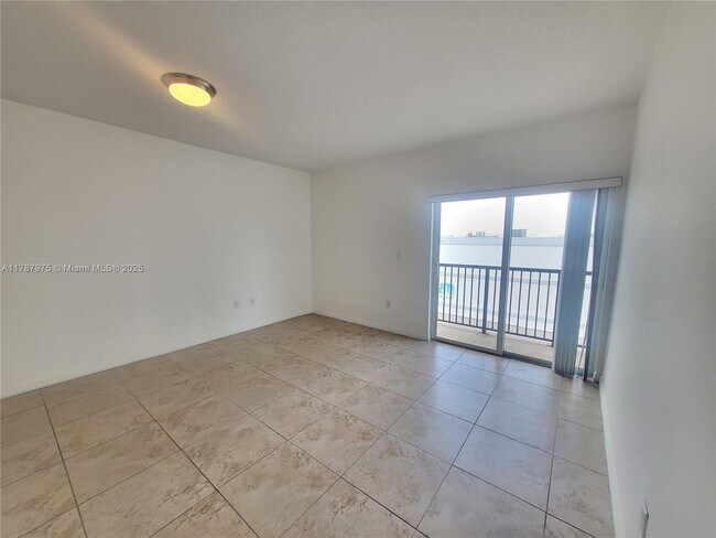 435 SW 12th Ave in Miami, FL - Building Photo - Building Photo