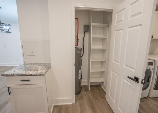 3822 Bakers Ferry Rd SW in Atlanta, GA - Building Photo - Building Photo