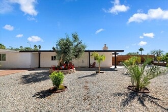 32300 Shadow Mountain Ln in Thousand Palms, CA - Building Photo - Building Photo
