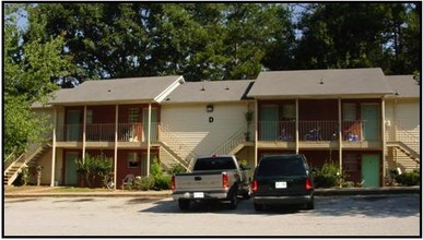 Brentwood Apartments in Gainesville, GA - Building Photo - Building Photo