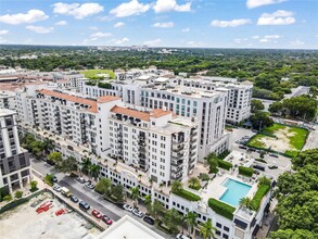 4100 Salzedo St, Unit 414 in Coral Gables, FL - Building Photo - Building Photo