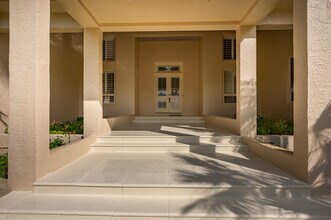 981 Longboat Club Rd in Longboat Key, FL - Building Photo - Building Photo