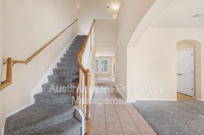 27 Juniper Berry Way in Lakeway, TX - Building Photo - Building Photo