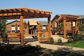 Parkway Villas in Grand Prairie, TX - Foto de edificio - Building Photo