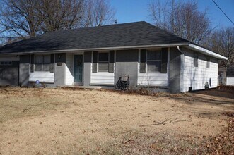 2536 S McCann Ave in Springfield, MO - Foto de edificio - Building Photo