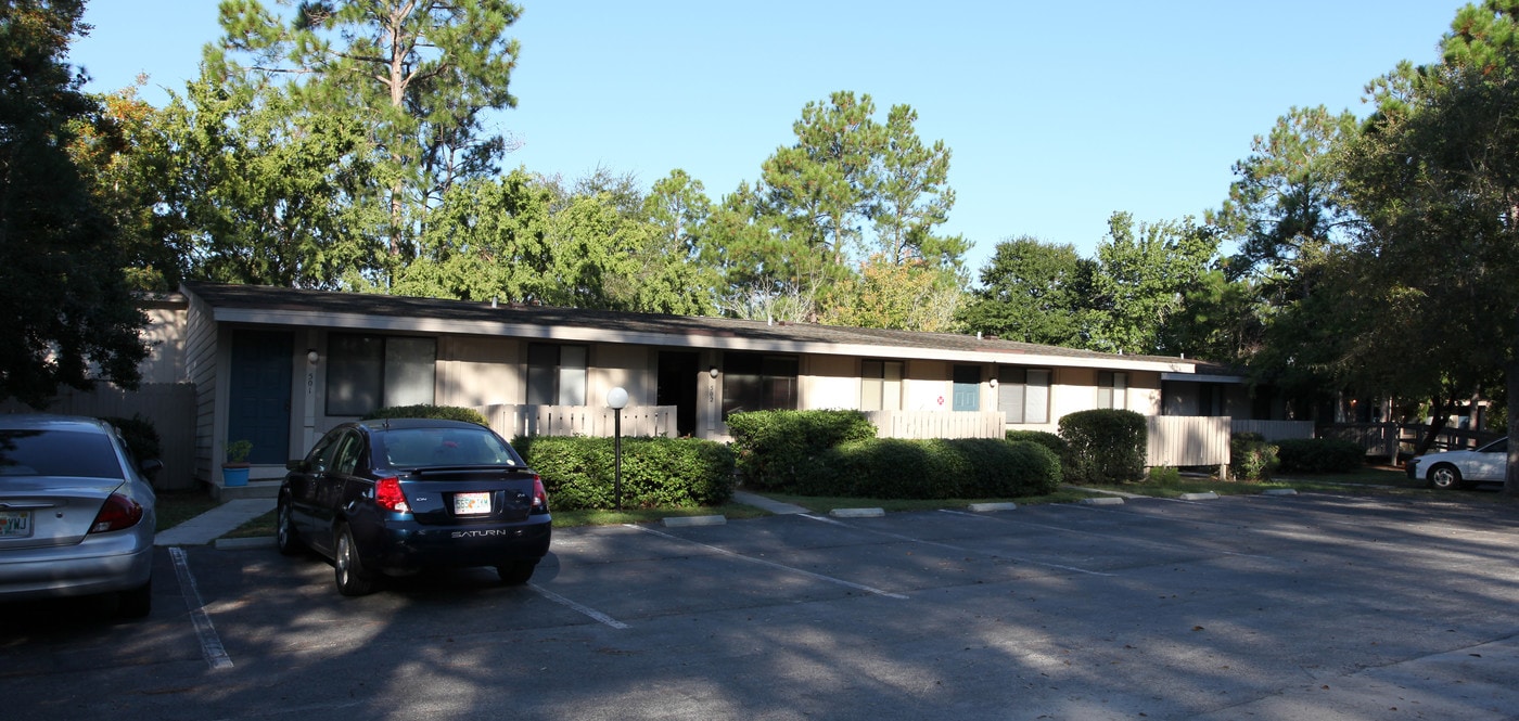 Pine Barrens in Jacksonville, FL - Building Photo
