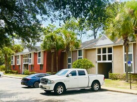 8880 Old Kings Rd S in Jacksonville, FL - Building Photo