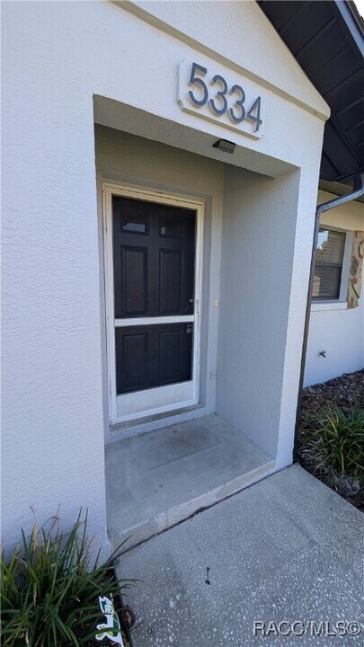 5334 W Customer Ct in Lecanto, FL - Building Photo