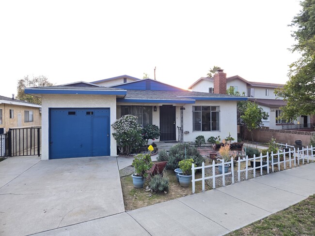 property at 2641 W Via Corona