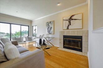 430 Portofino Dr in San Carlos, CA - Building Photo - Building Photo