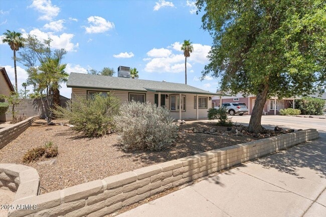 2116 W Garden Dr in Tempe, AZ - Building Photo - Building Photo