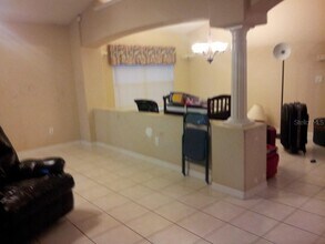 19527 Glen Elm Way in Orlando, FL - Building Photo - Building Photo