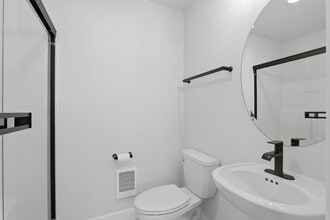17025 SW Friendly Ln in Beaverton, OR - Building Photo - Building Photo