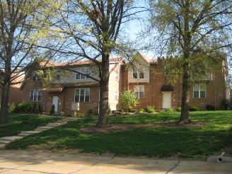 10065 Squire Meadows Dr in St. Louis, MO - Building Photo