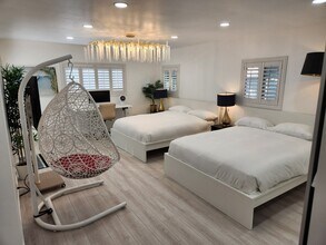 1259 Bonnie Brae St in Hermosa Beach, CA - Foto de edificio - Building Photo