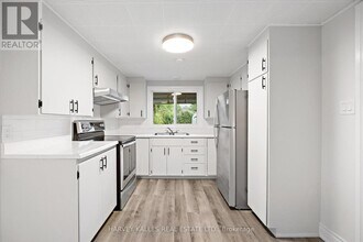 158 Ruggles Ave in Richmond Hill, ON - Building Photo - Building Photo