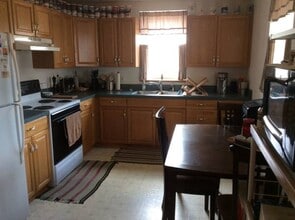 102 Gravity Rd, Unit B in Lake Ariel, PA - Building Photo - Building Photo