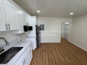 5762 Cedar Ave in Long Beach, CA - Building Photo - Building Photo