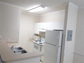 3589 Conroy Rd in Orlando, FL - Building Photo - Building Photo