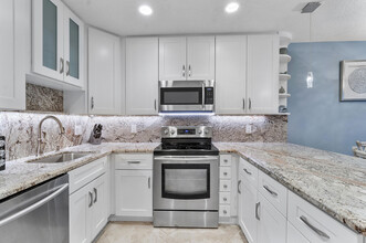 250 S Ocean Blvd in Delray Beach, FL - Building Photo - Building Photo