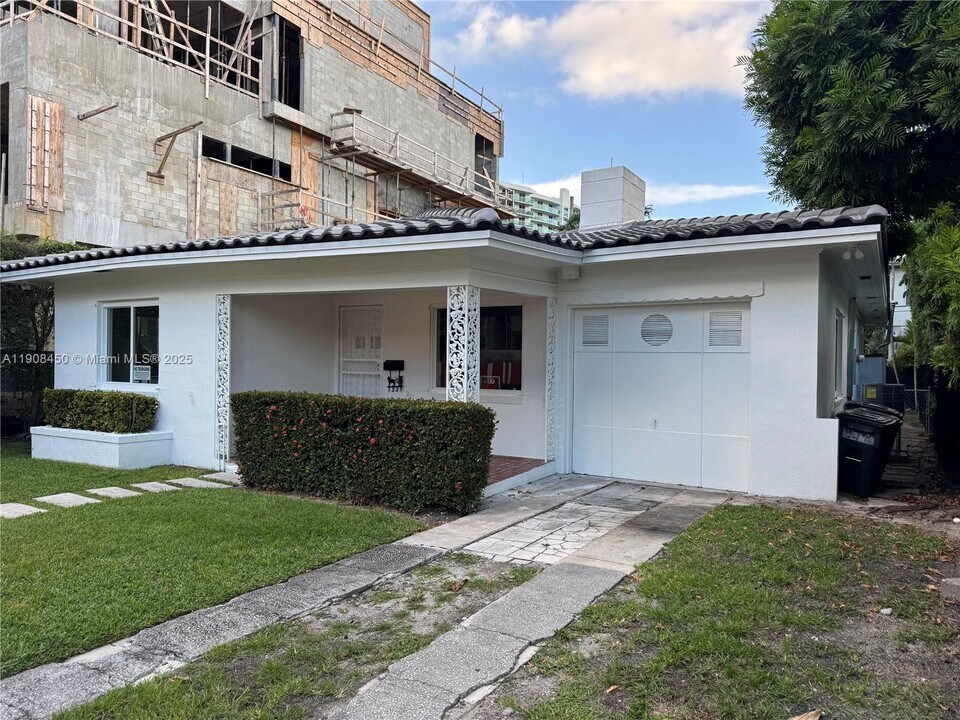 1339 Flamingo Way in Miami Beach, FL - Building Photo