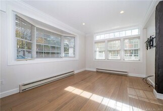 107 Black Rock Tpke in Redding, CT - Building Photo - Building Photo